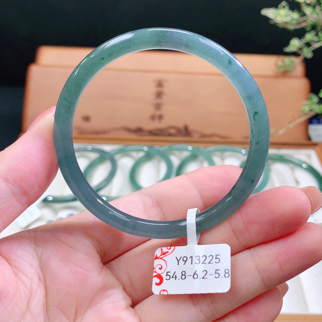 翡翠未镶嵌手镯天然