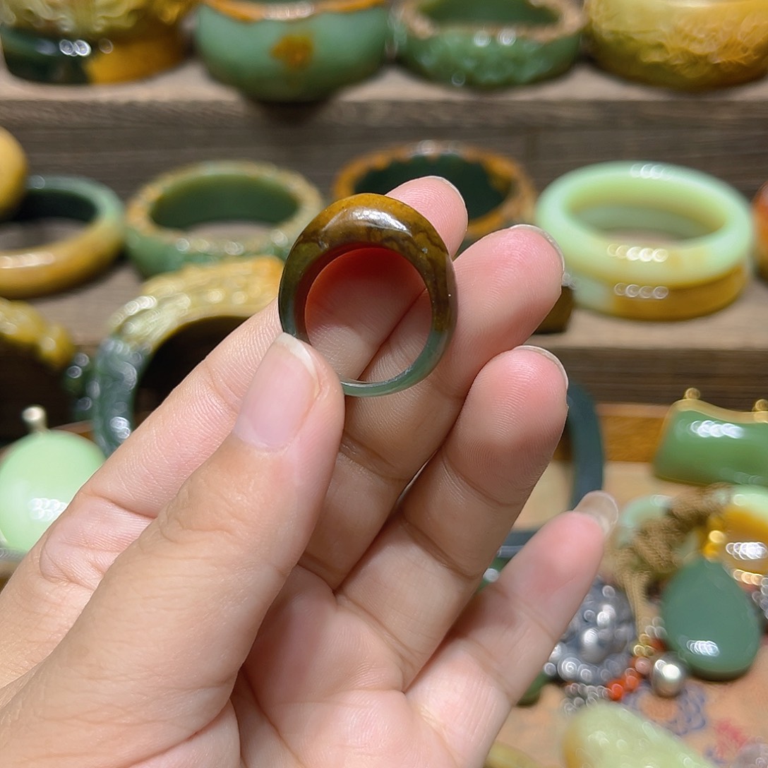 宜***岫岩河磨玉（透闪石质玉）手镯未镶嵌