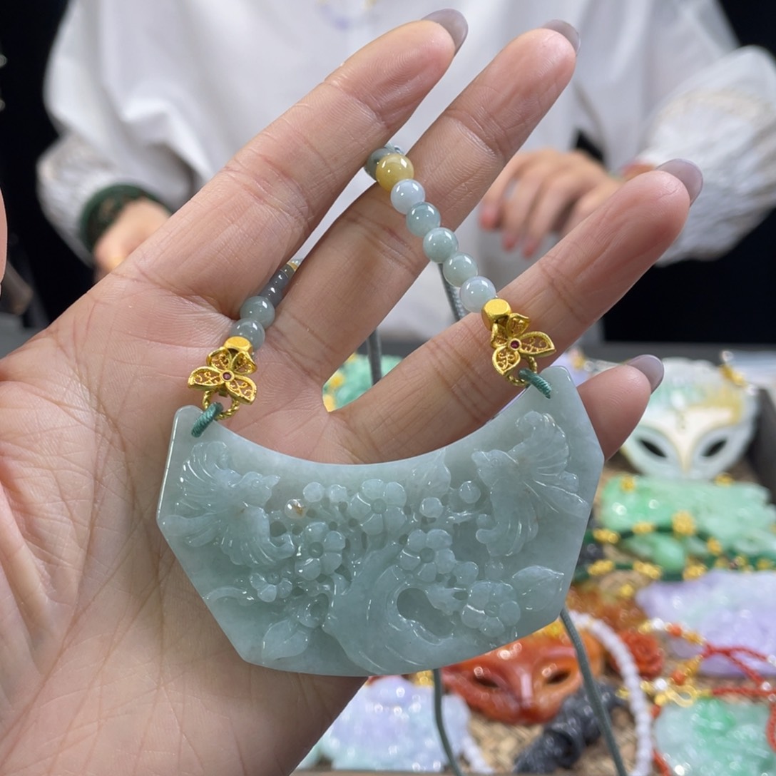 翡翠颈饰未镶嵌代编织