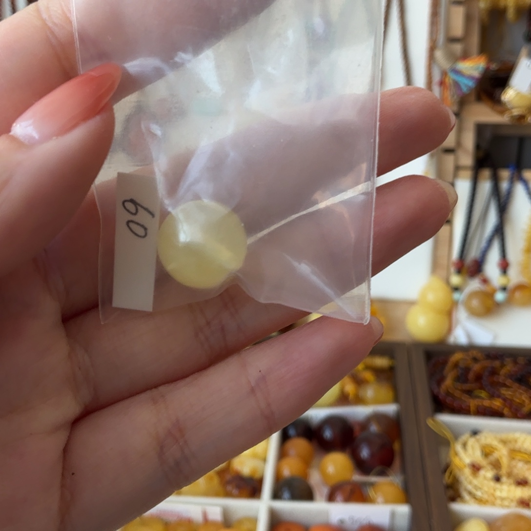 到***了琥珀未镶嵌颈饰单珠子