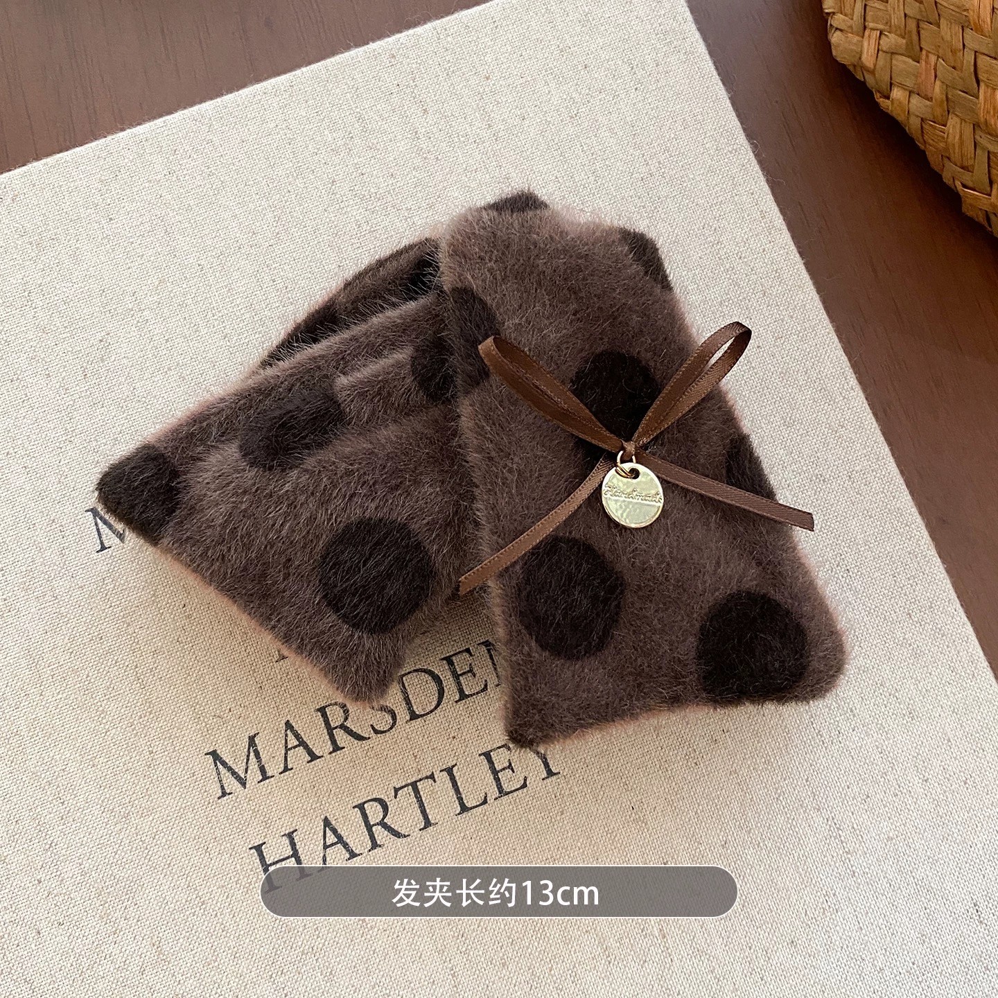 波点毛绒三角抓夹女鲨鱼夹新款高级感后脑勺大号发夹秋冬发饰3937