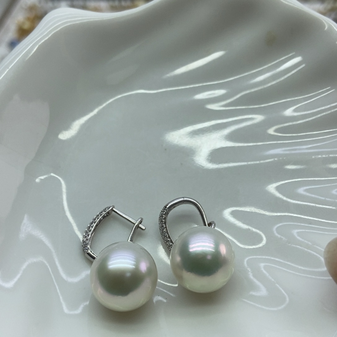 海水珍珠耳饰18K金镶嵌