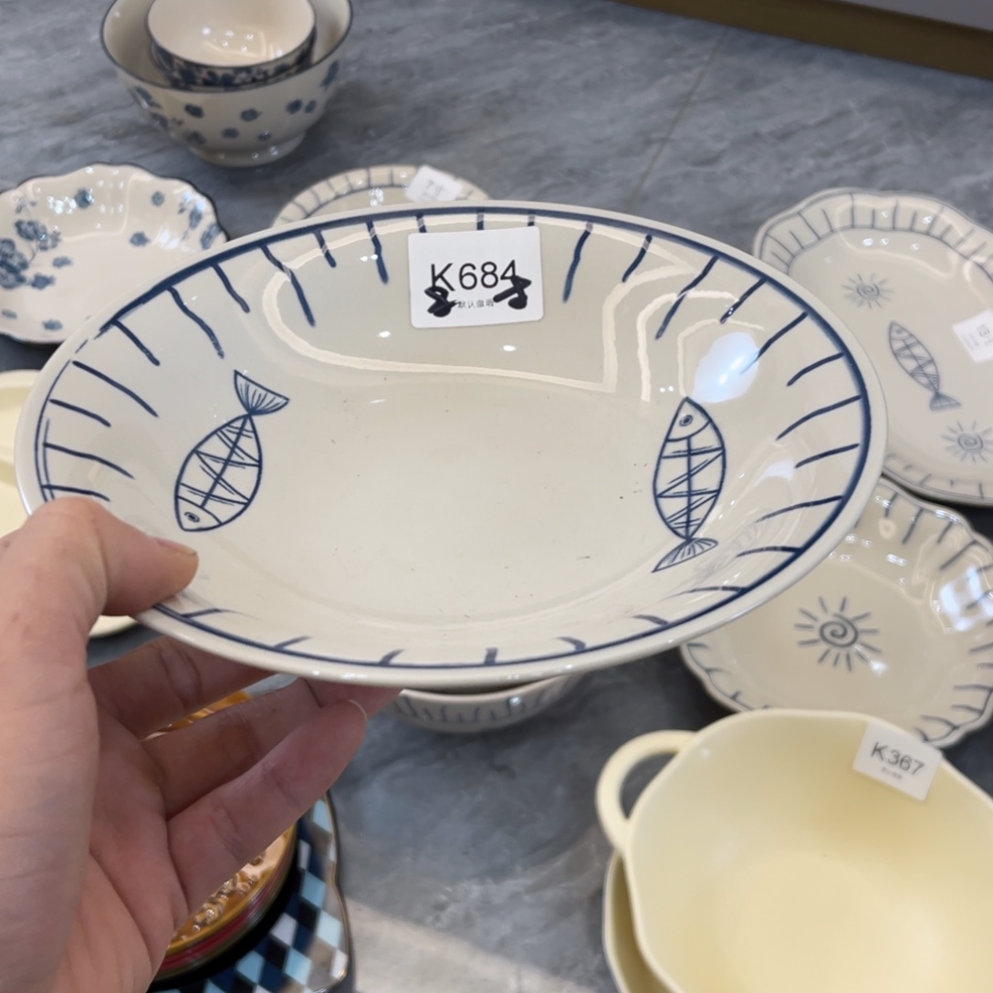 陶瓷微瑕餐具介意勿拍，满18飞！