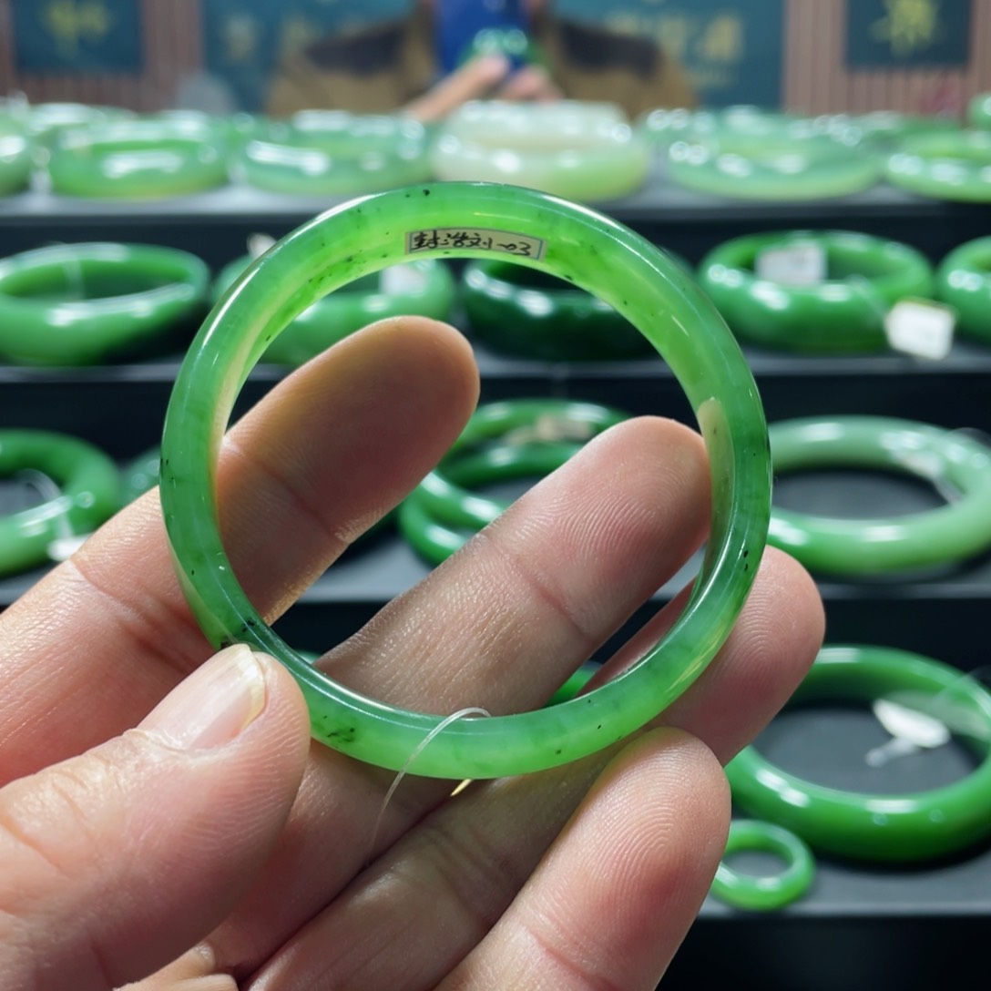 和田玉（碧玉）手镯未镶嵌