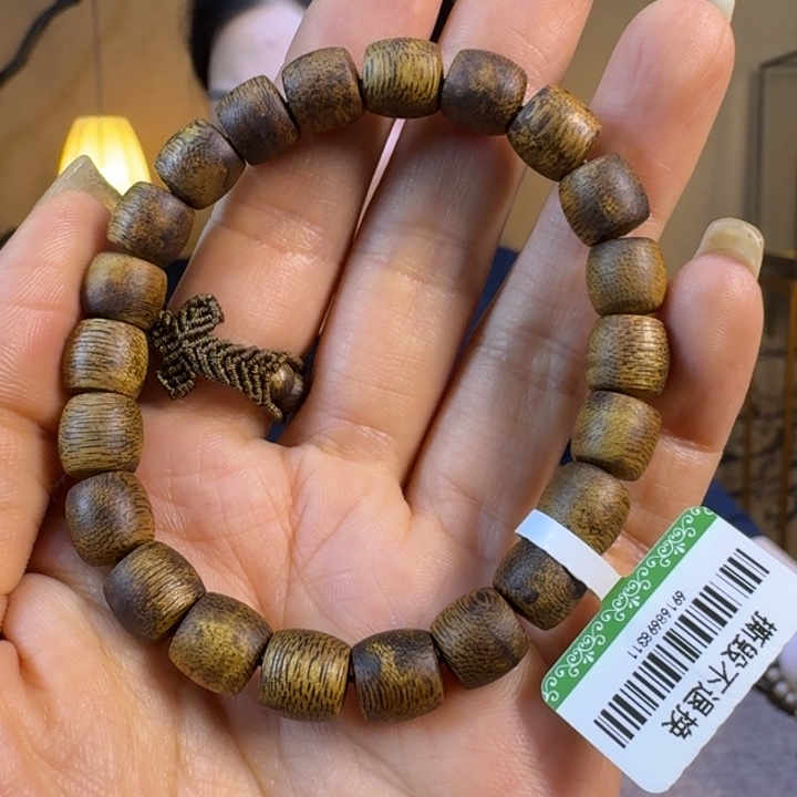 沉香手串绿奇楠沉香乌身圆叶手串