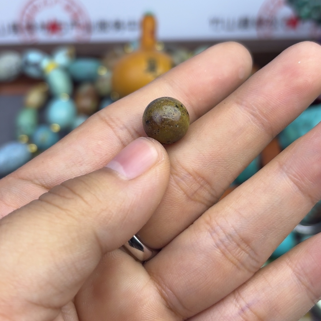 南红玛瑙未镶嵌绿松石