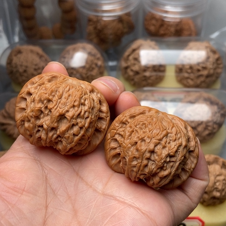 文玩核桃把件血麒麟