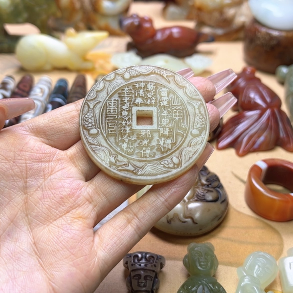 【闪购商品】蛇纹石玉颈饰未镶嵌