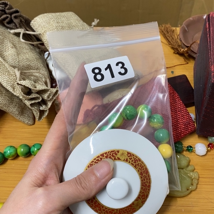 瓷片哈中古工艺品一件