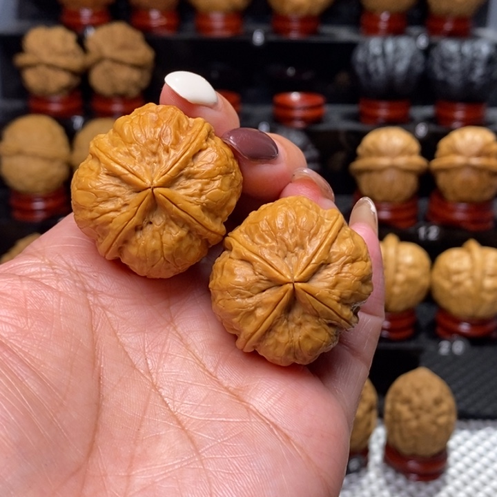 文玩核桃把件方印四棱…………555