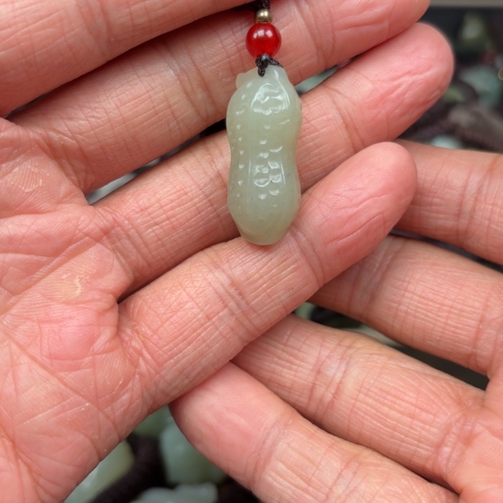 和田玉吊坠未镶嵌