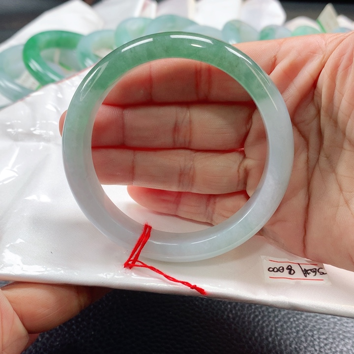 翡翠手镯未镶嵌5656565656