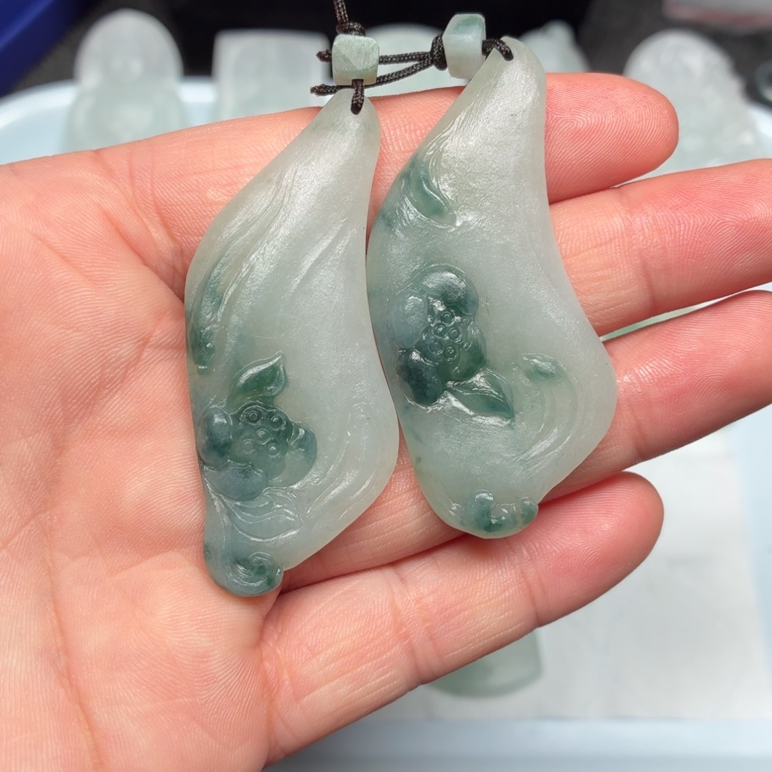 定制翡翠未镶嵌荷叶鱼一对