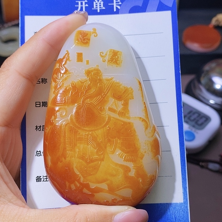 和田玉颈饰未镶嵌感*?