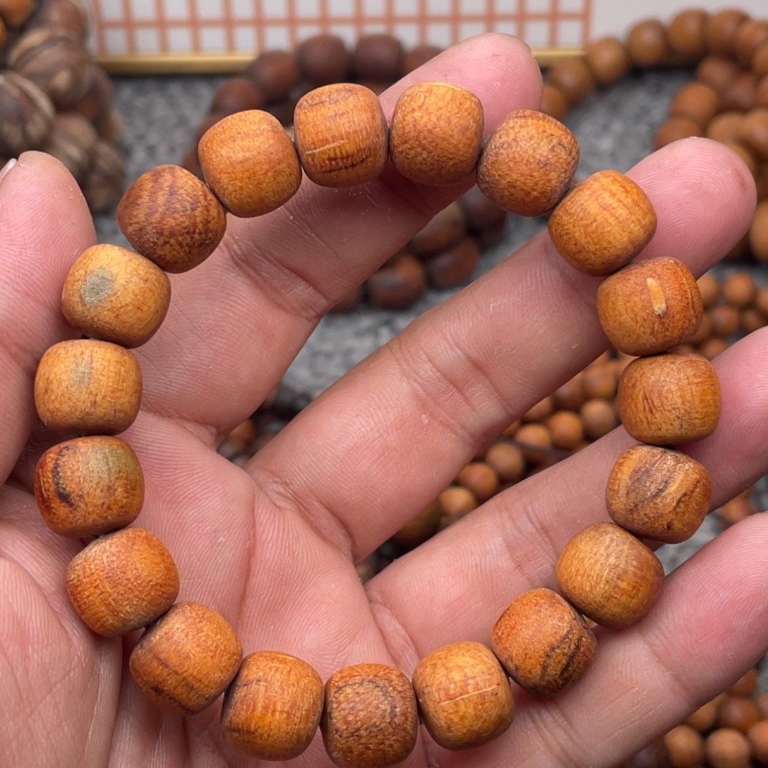 贡木贡木11.12老型夹白