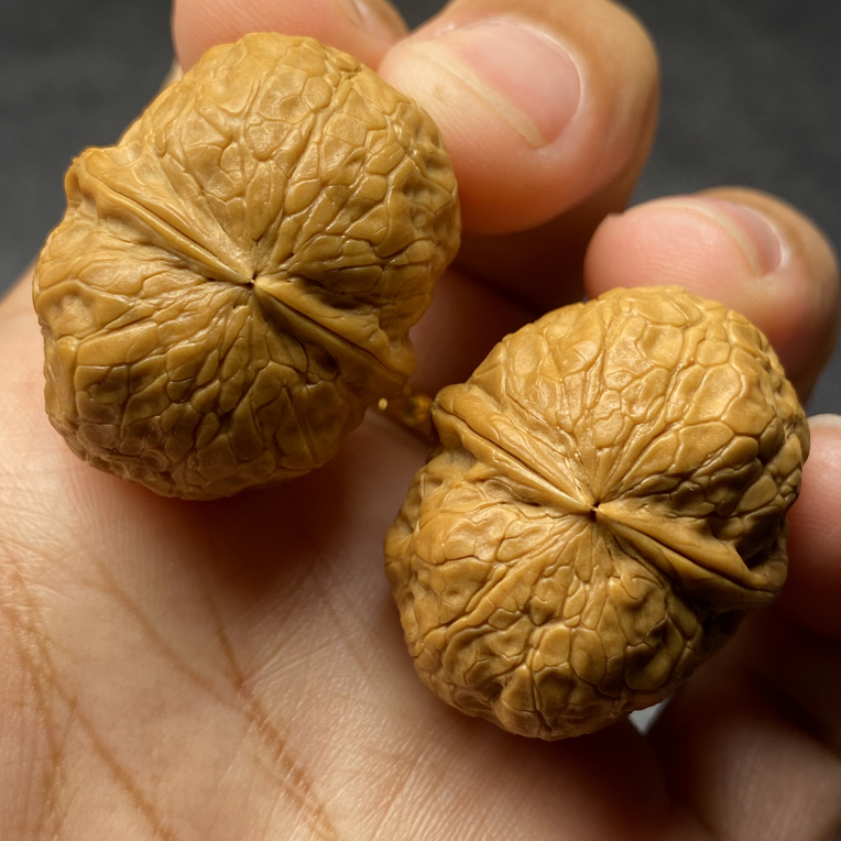 云南铁核桃31-32尺闷尖蛇皮手捻发货图片同款随机一对部分有红阴