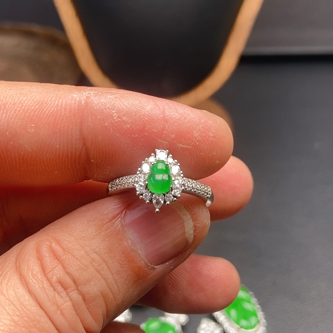 翡翠戒指未镶嵌520戒指