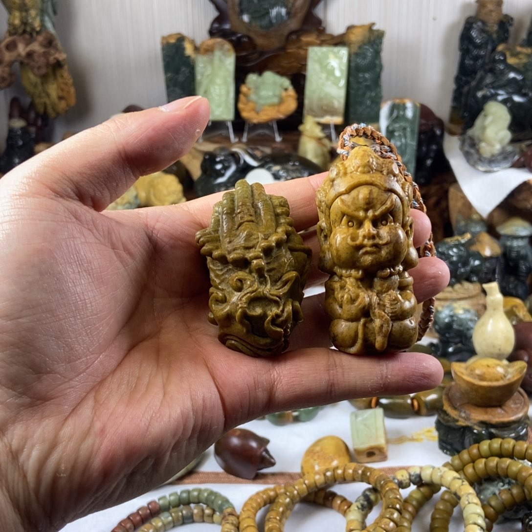 岫岩河磨玉（透闪石质玉）未镶嵌把件孤*