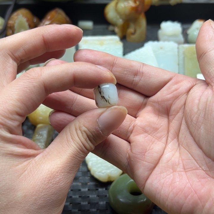 颈饰未镶嵌和田玉（糖玉）修*