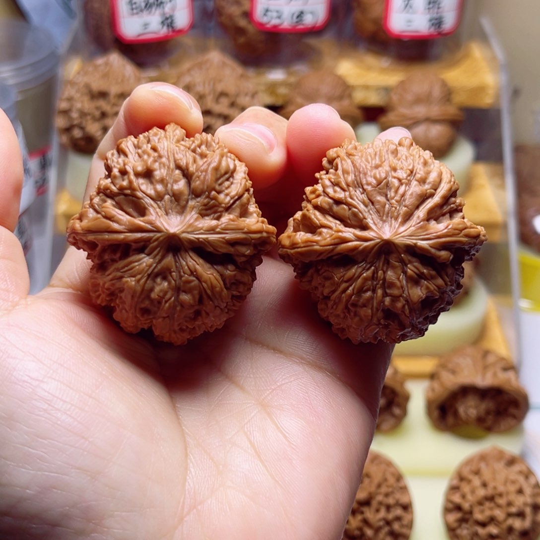 文玩核桃吊坠老型名核137狮子头