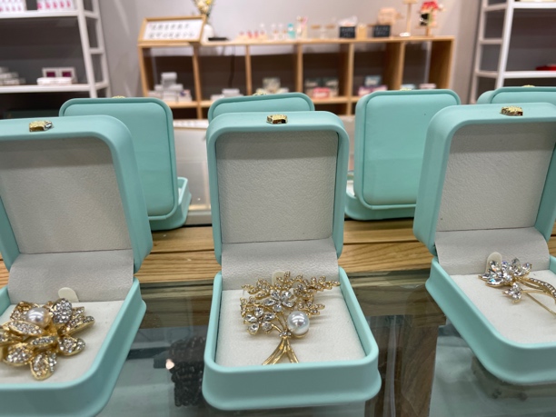 手工艺高品胸针捡漏