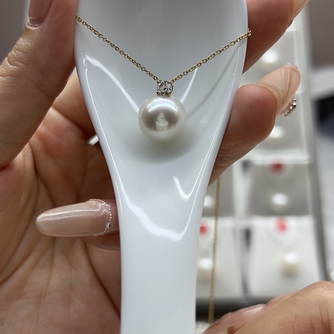 淡水珍珠颈饰18K金镶嵌