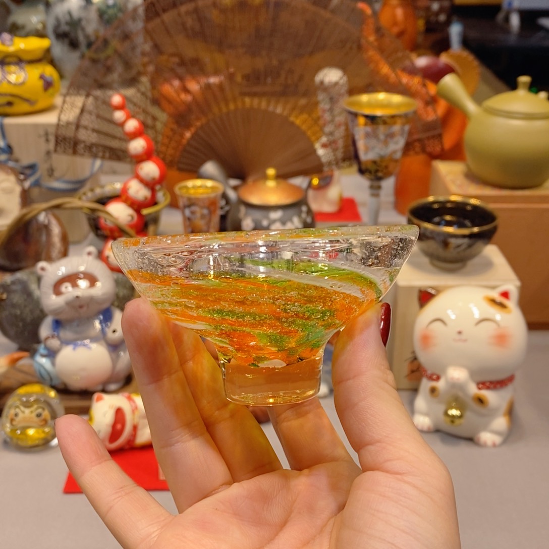 罗****如图所示 观兰器物