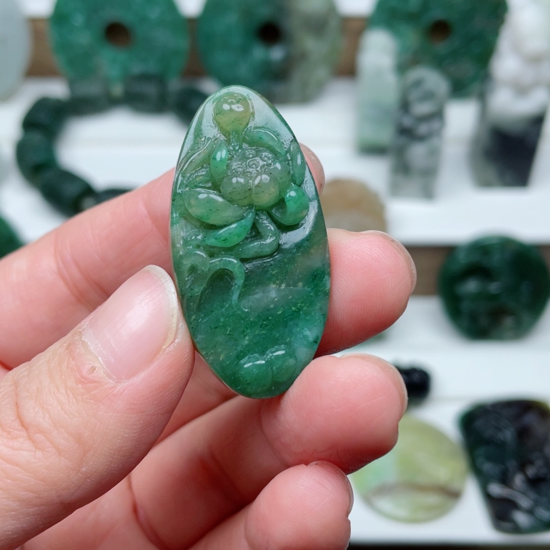 独山玉颈饰未镶嵌