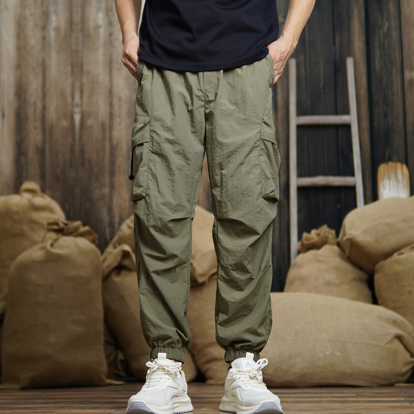 082款男士夏季薄款裤子工装裤男款新款痞帅休闲军绿色九分束脚裤