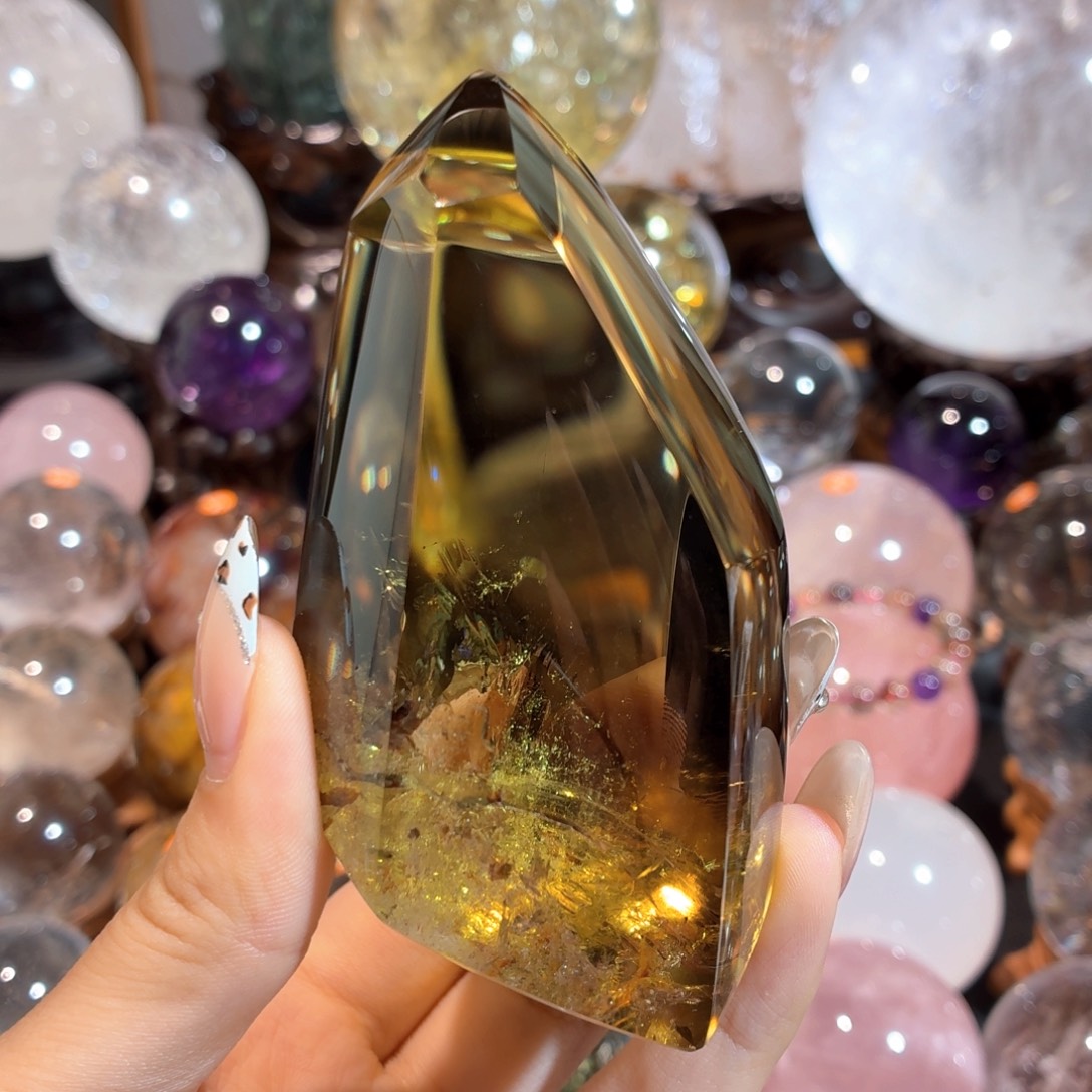 水晶珠宝半成品未镶嵌黄水晶随形