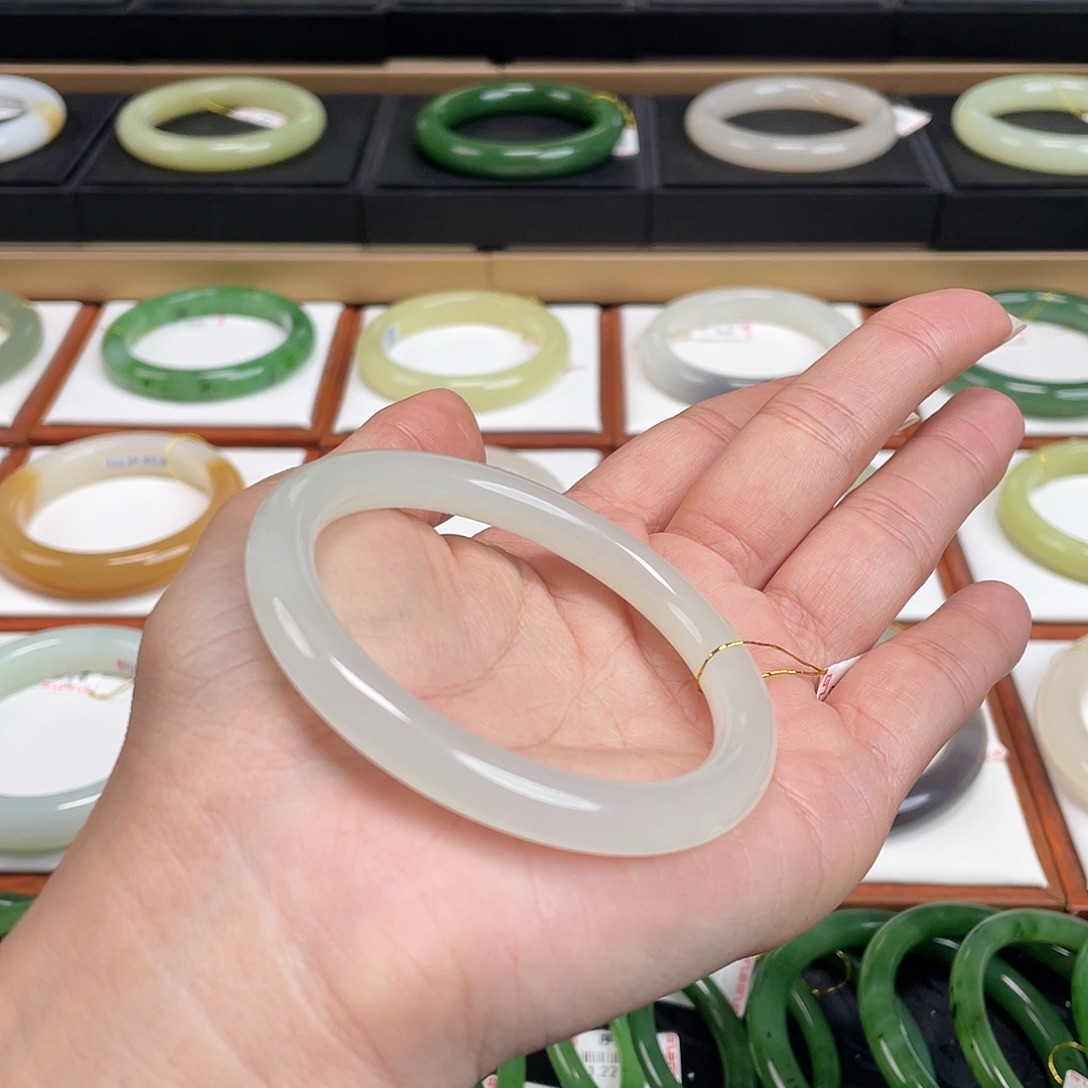 和田玉未镶嵌手镯-冰晴