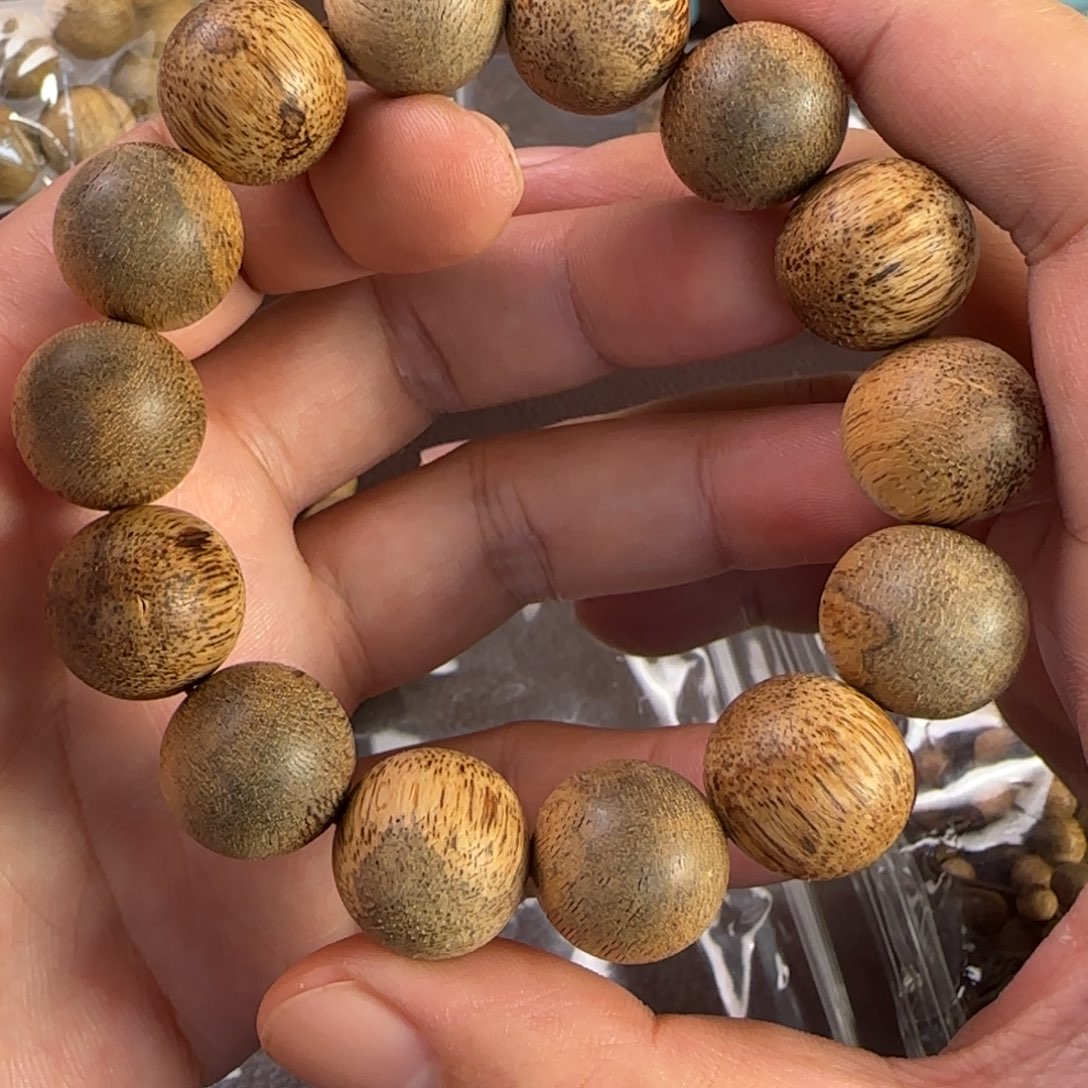 沉香手串正区东马沉香1.7，20克