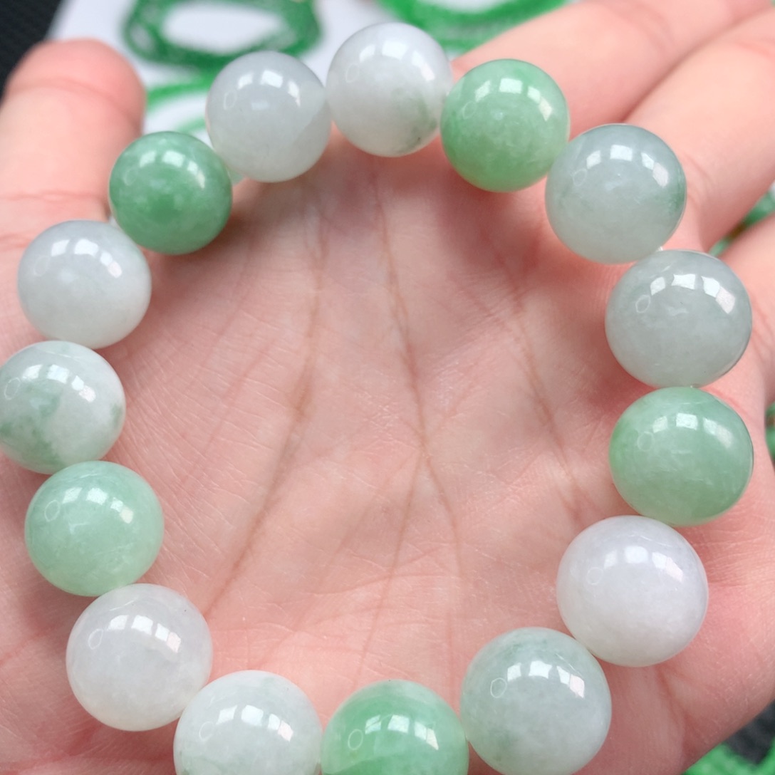 翡翠手链未镶嵌翡翠