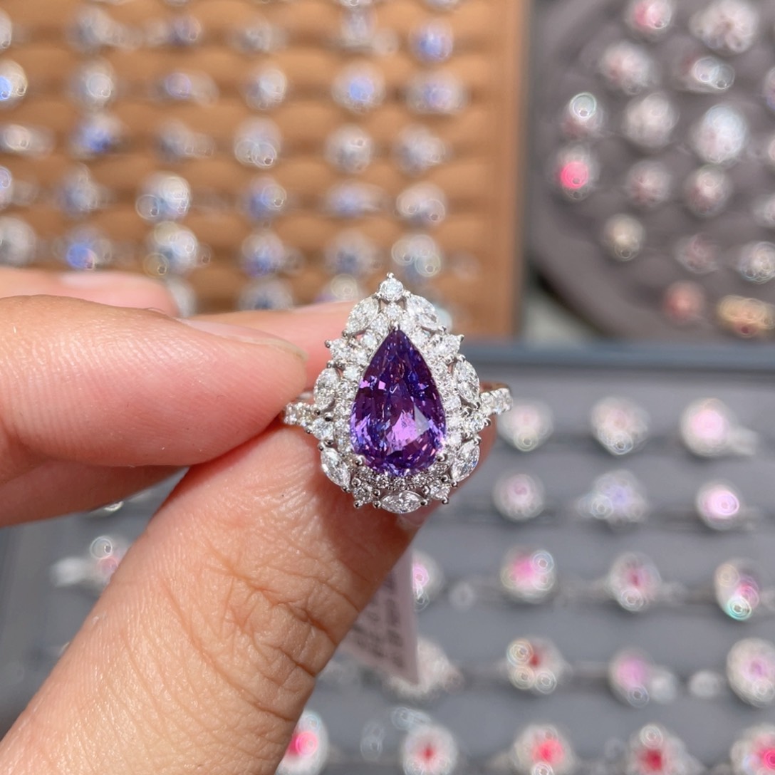 彩色蓝宝石戒指18K金镶嵌3.02ct 无烧紫 vb 