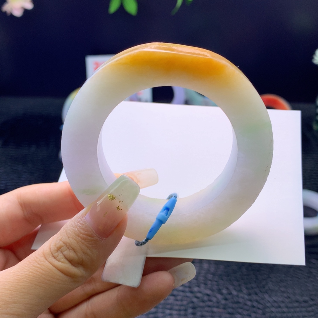 定制翡翠未镶嵌手镯