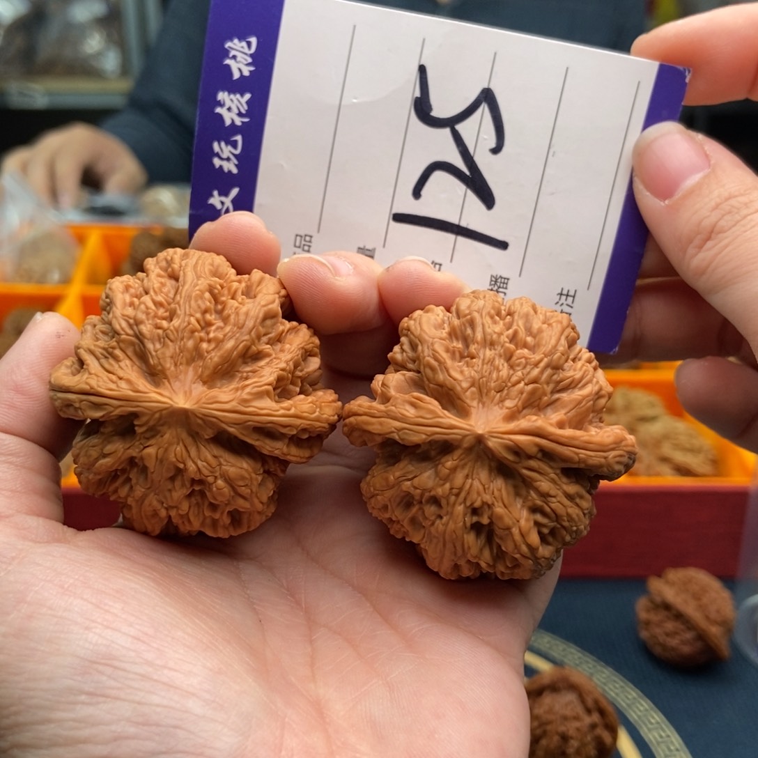 文玩核桃吊坠46粗筋