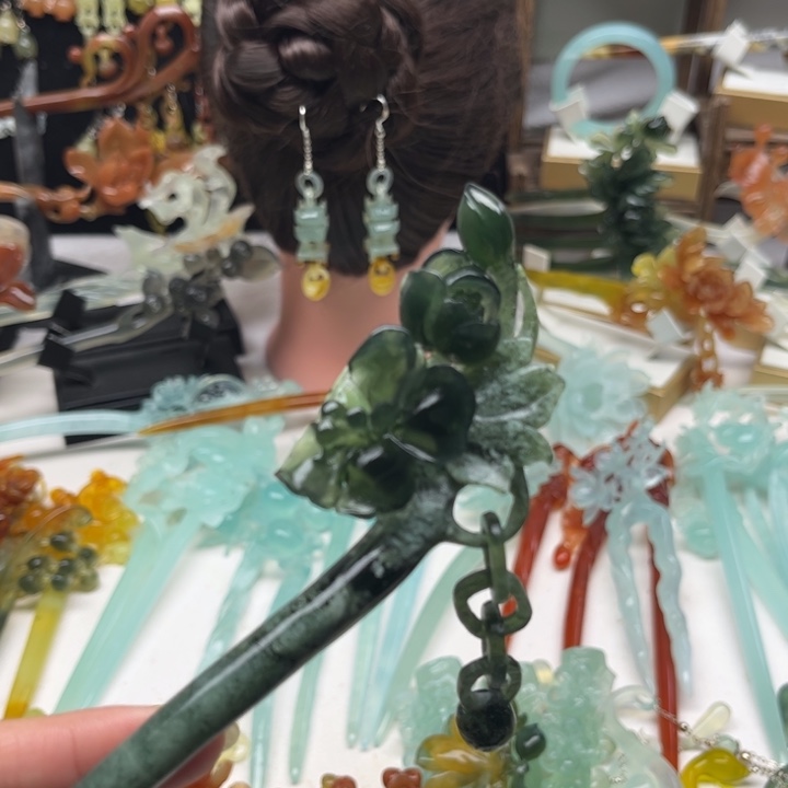 蛇纹石玉发饰合金