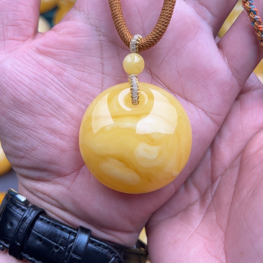 琥珀颈饰未镶嵌纯天然蜜蜡