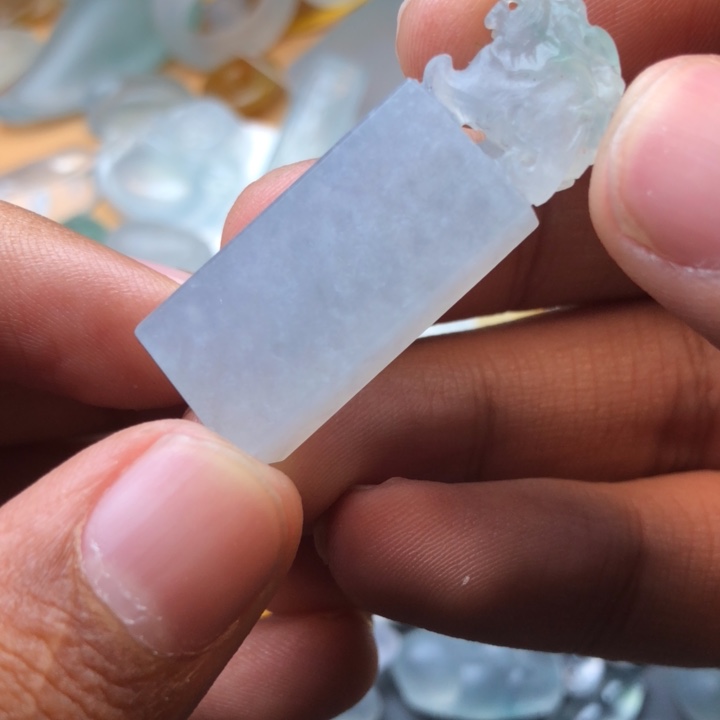 定制翡翠未镶嵌挂件