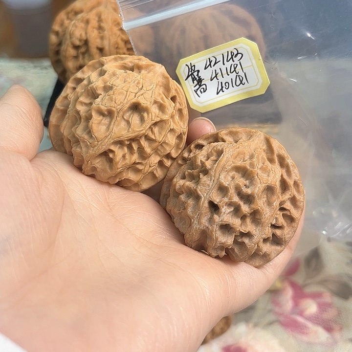 文玩核桃把件苹果园