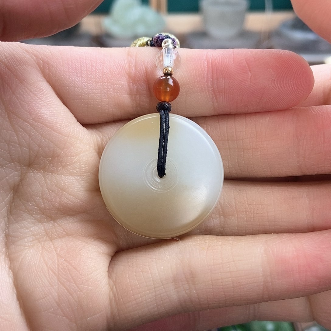 和田玉（糖玉）颈饰未镶嵌