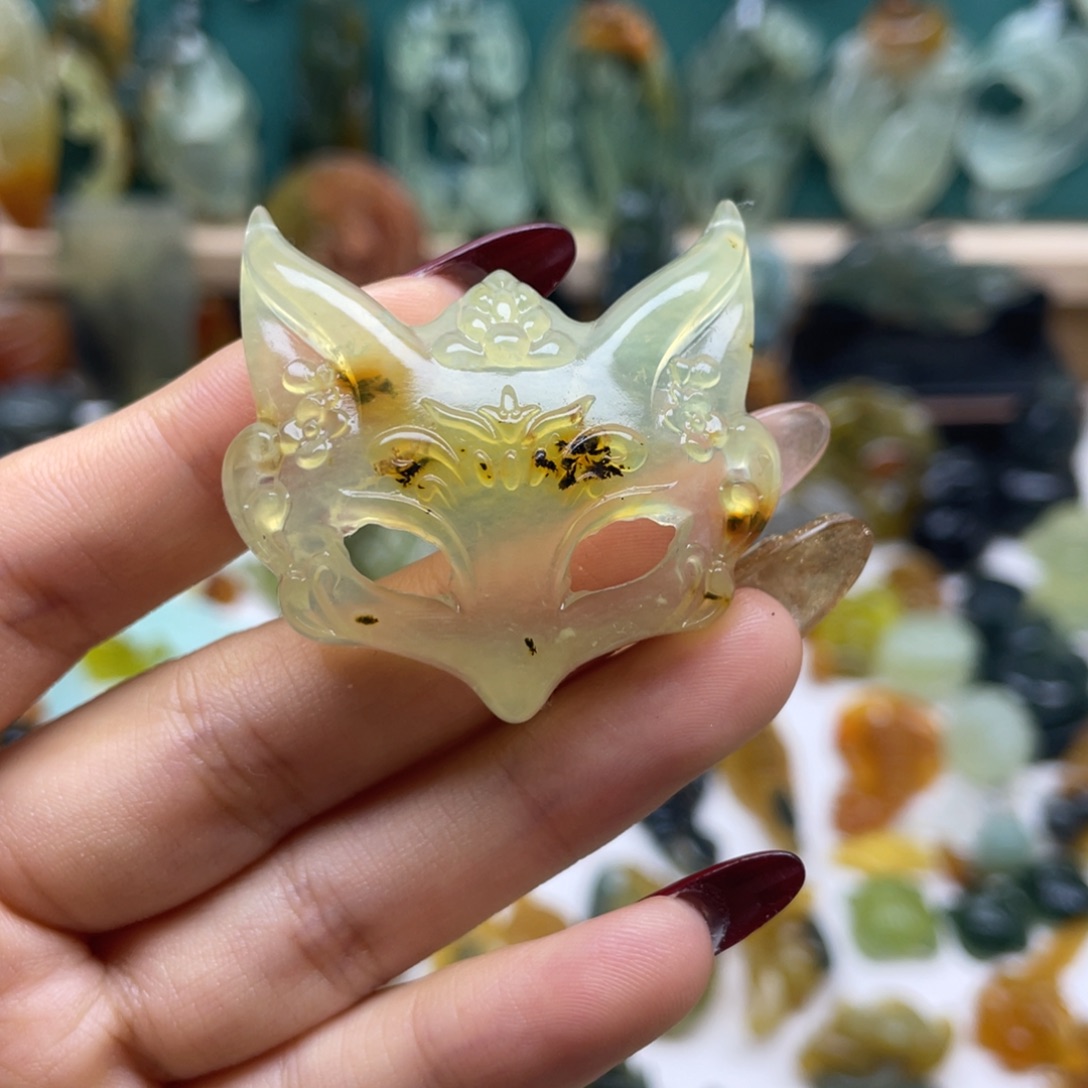 蛇纹石玉颈饰未镶嵌