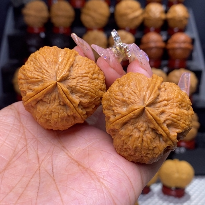 文玩核桃把件铁锤三楞50号
