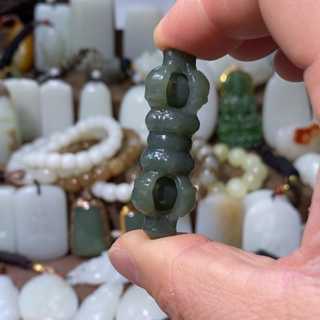 【闪购商品】和田玉吊坠(赠链)未镶嵌