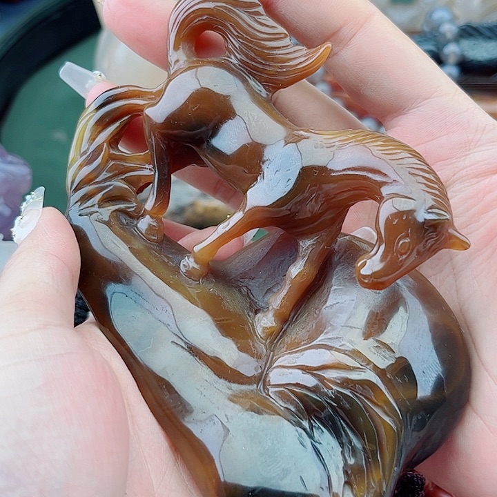 玛瑙吊坠未镶嵌告**去