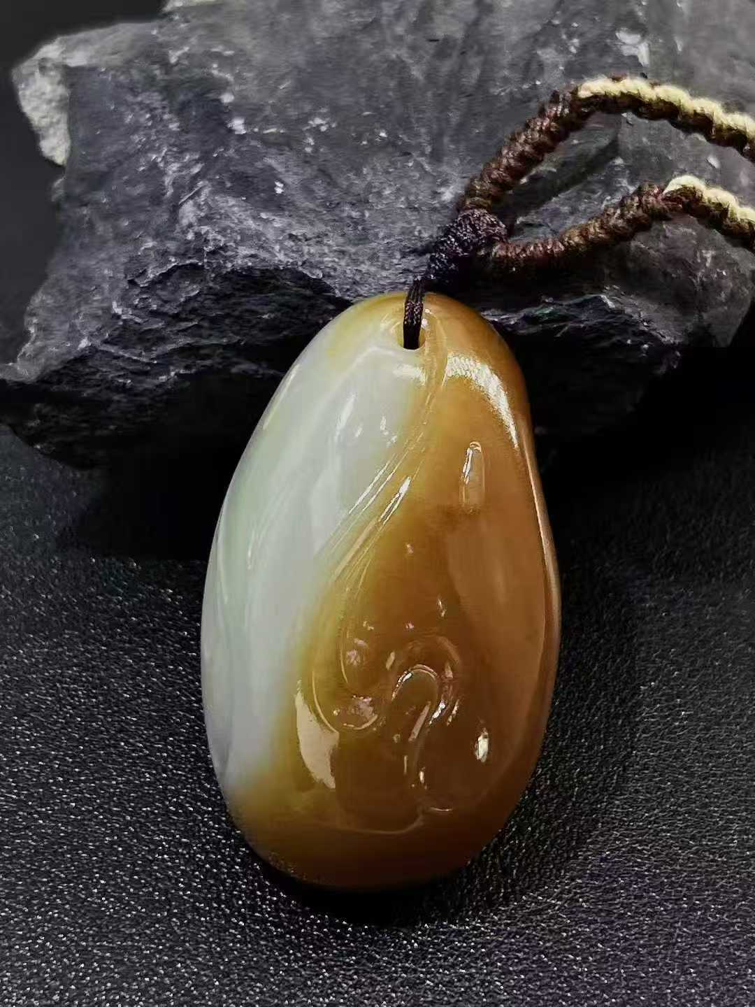 和田玉新疆料糖白随型且末糖白随型挂件