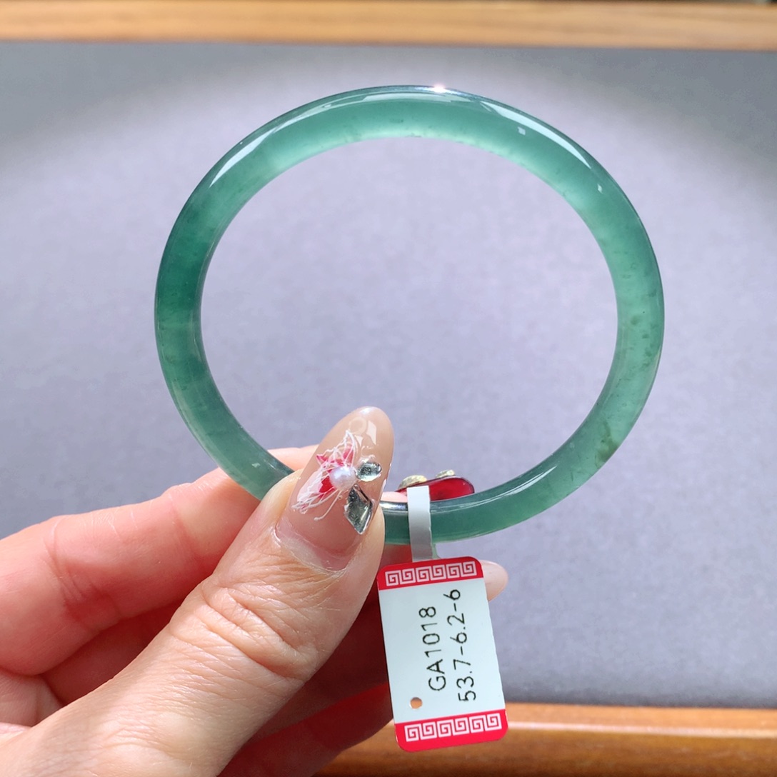 翡翠手镯未镶嵌天然翡翠手镯叮当镯