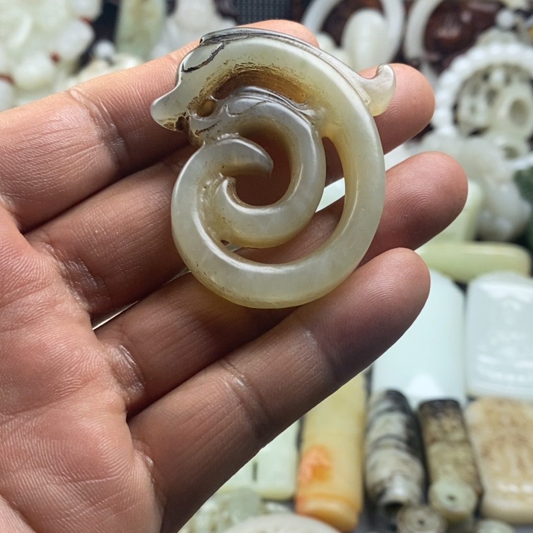 和田玉（糖玉）未镶嵌颈饰