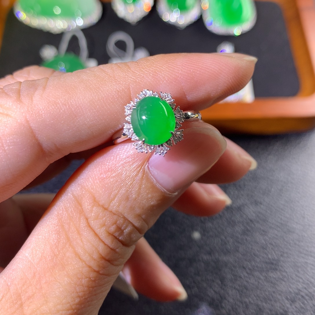 起***司翡翠18K金镶嵌戒指翡翠