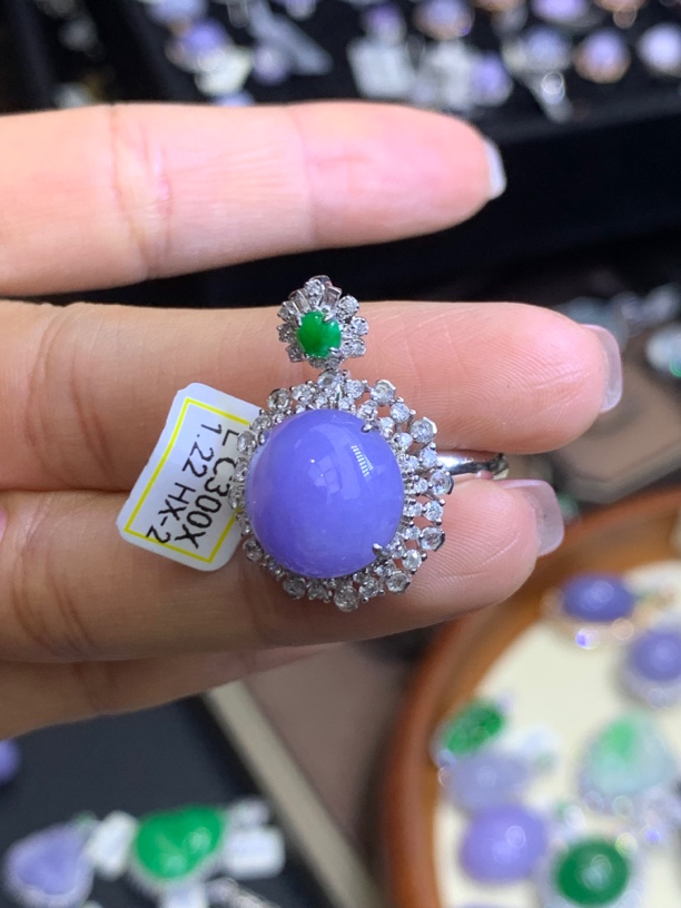 18金k镶嵌翡翠吊坠